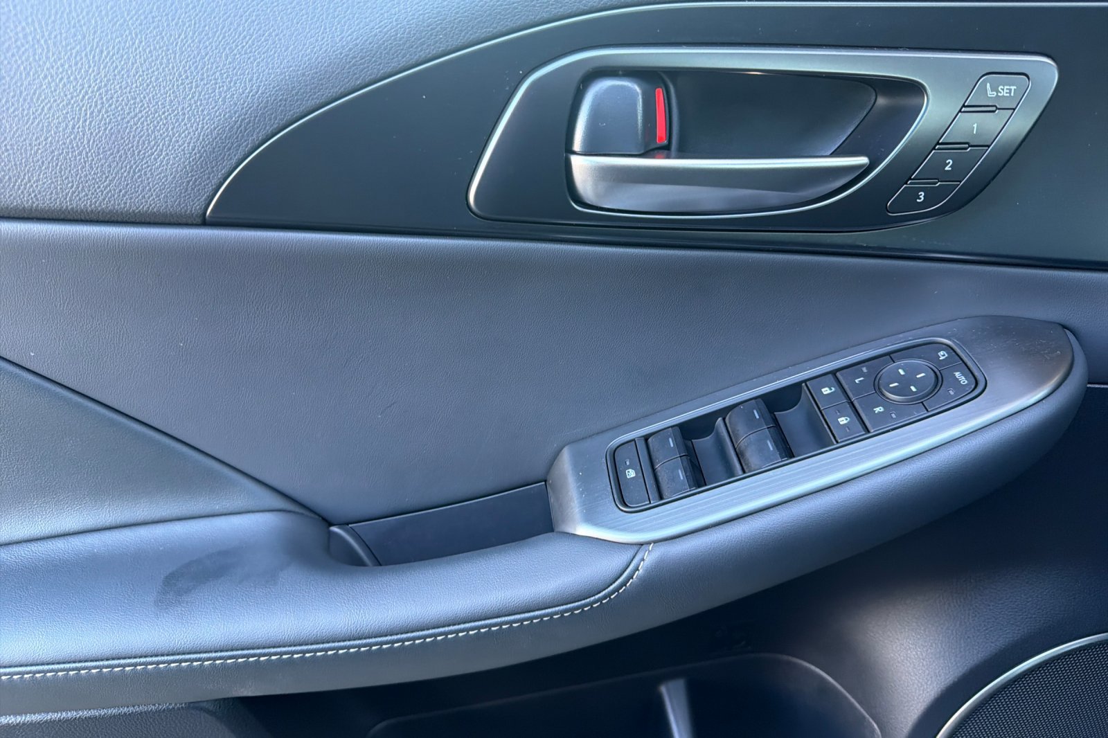 Used 2026 Lexus IS 350 F Sport w/ Accessory Package Z1 RWD image 13