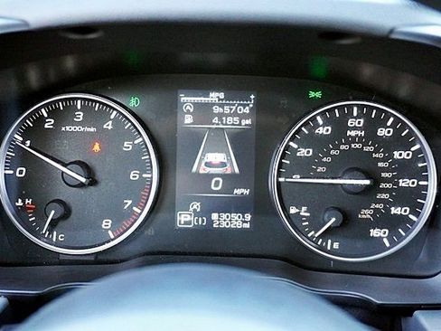 Used 2024 Subaru Crosstrek 2.0i Premium AWD/4WD image 32