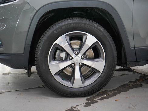 Used 2019 Jeep Cherokee Limited w/ Trailer Tow Group AWD/4WD image 29