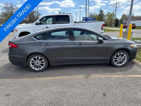 Used 2020 Ford Fusion SE FWD image 4