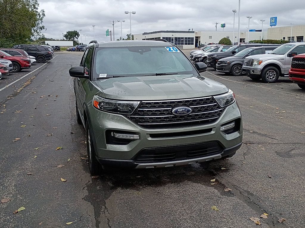 Used 2020 Ford Explorer XLT w/ Equipment Group 202A AWD/4WD image 1