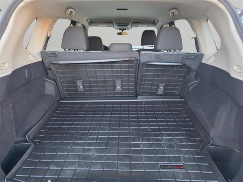 Used 2023 Nissan Rogue SV image 8