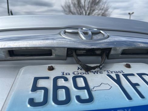 Used 2011 Toyota Camry XLE w/ XLE Extra-Value Pkg #2 image 12