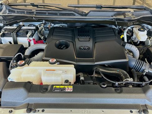 Used 2023 Toyota Tundra Limited w/ Power Package AWD/4WD image 26