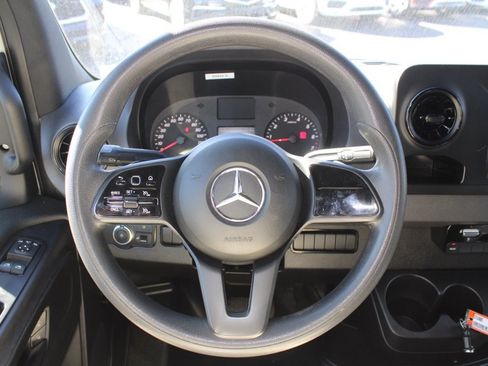 Used 2022 Mercedes-Benz Sprinter 1500 image 46