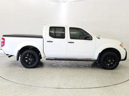 Used 2021 Nissan Frontier SV w/ Midnight Edition Floor Mats AWD/4WD image 8