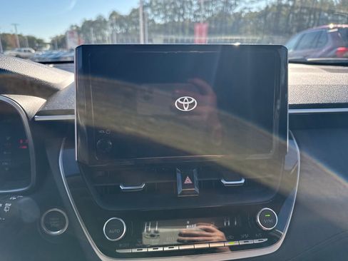 Certified 2023 Toyota Corolla Cross XLE image 26