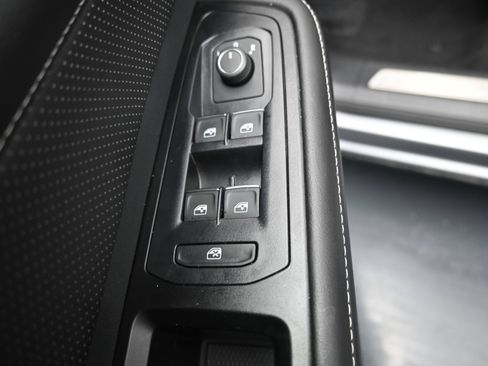 Used 2026 Volkswagen Atlas SE FWD image 16