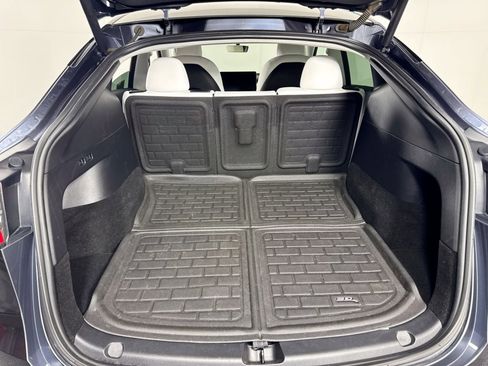 Used 2022 Tesla Model Y Long Range image 29