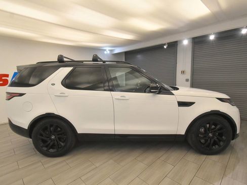 Used 2020 Land Rover Discovery Landmark AWD/4WD image 6