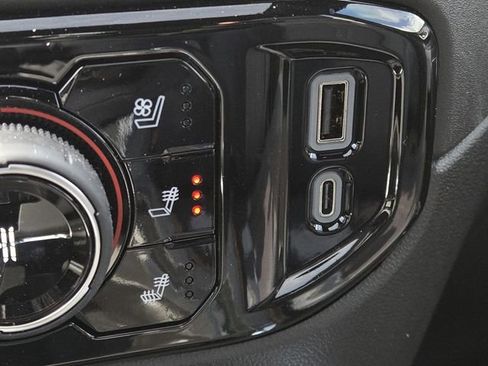 Certified 2025 Chevrolet Silverado 1500 High Country w/ Technology Package image 9