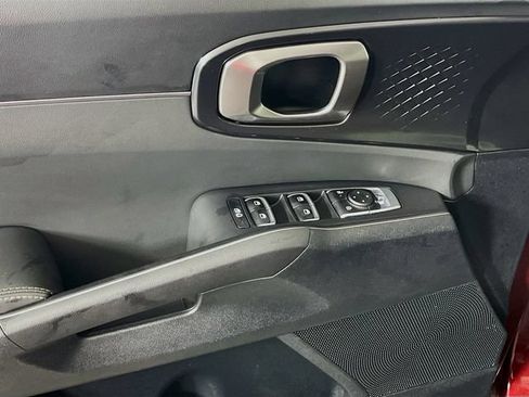 Used 2025 Kia Sorento S FWD image 19