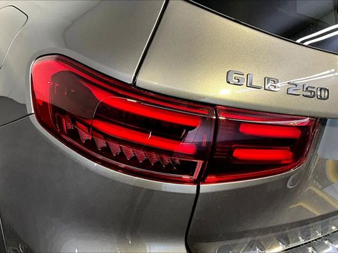 New 2026 Mercedes-Benz GLB 250 4MATIC image 5