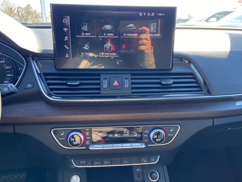 Used 2023 Audi Q5 2.0T Premium w/ Convenience Package image 17