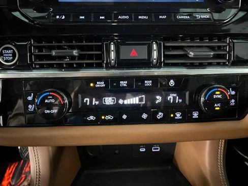 Used 2023 Nissan Pathfinder Platinum image 37