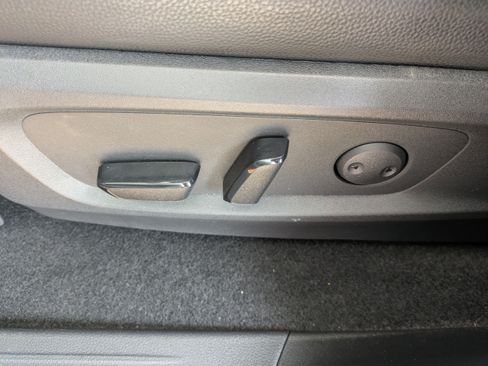Used 2022 Nissan Pathfinder SV FWD image 21