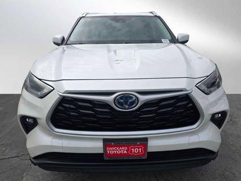 Used 2021 Toyota Highlander XLE image 8