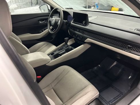 Used 2025 Honda Accord LX image 18
