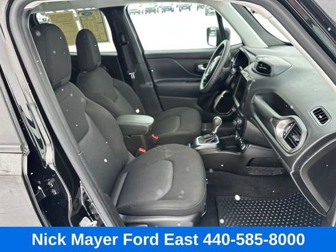 Used 2023 Jeep Renegade Latitude AWD/4WD image 11