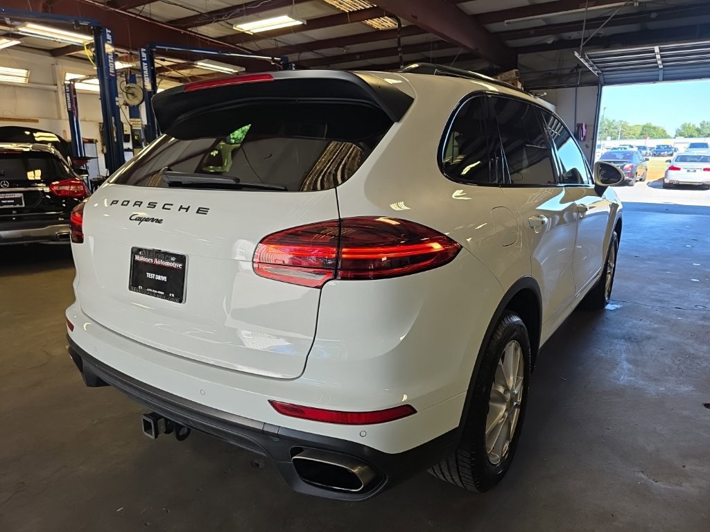 Used 2016 Porsche Cayenne AWD/4WD image 3