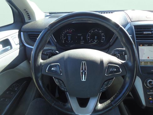 Used 2017 Lincoln MKC Reserve image 13