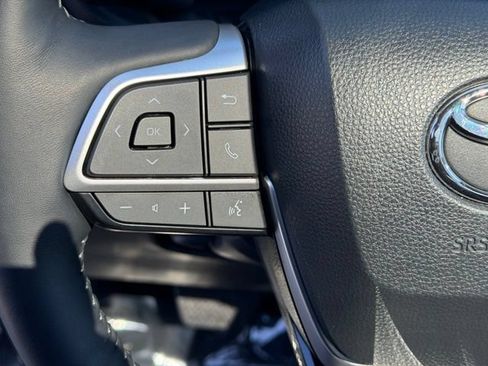 Used 2023 Toyota Highlander Platinum AWD/4WD image 23