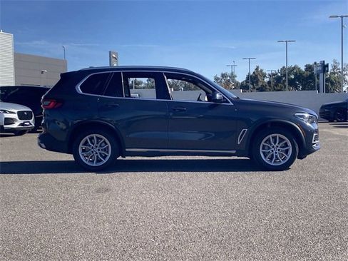 Used 2022 BMW X5 xDrive40i w/ Luxury Seating Package image 5