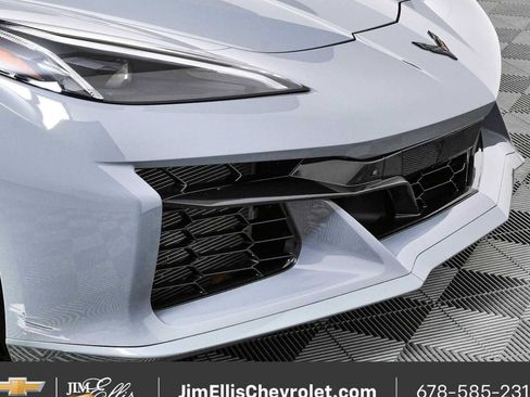 Used 2025 Chevrolet Corvette Z06 RWD image 31