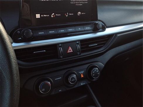 Used 2024 Kia Forte LXS w/ LXS Technology Package image 8