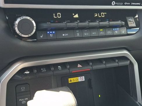 Used 2023 Toyota Tundra Platinum AWD/4WD image 15