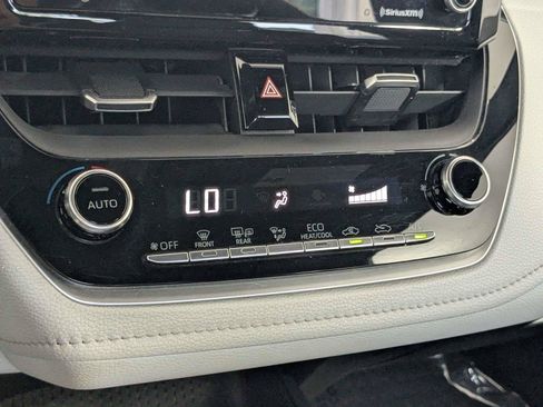 Used 2022 Toyota Corolla SE FWD image 20