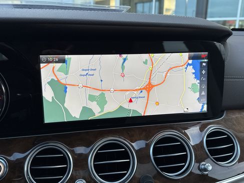 Used 2017 Mercedes-Benz E 300 image 25