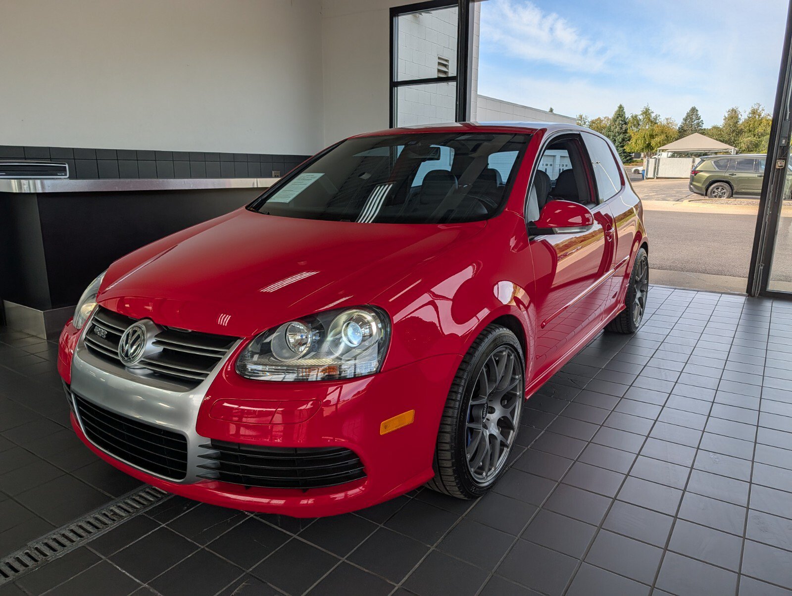 Used 2008 Volkswagen R32 AWD/4WD image 7