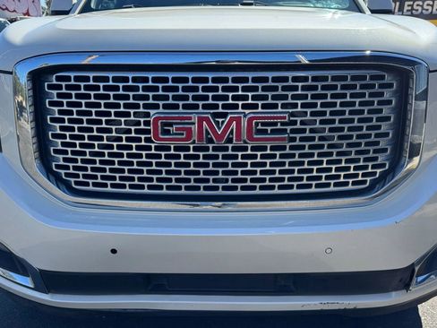 Used 2015 GMC Yukon XL Denali w/ Touring Package image 12