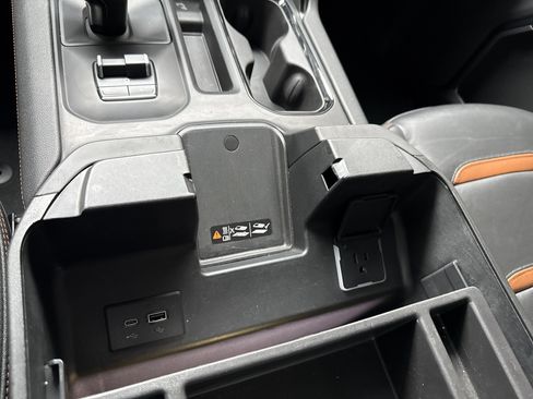 Used 2024 GMC Sierra 1500 AT4 w/ Technology Package image 19