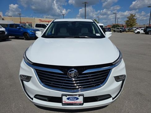 Used 2024 Buick Enclave Essence w/ Technology Package image 8