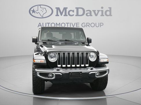 Used 2018 Jeep Wrangler Unlimited Sahara AWD/4WD image 2