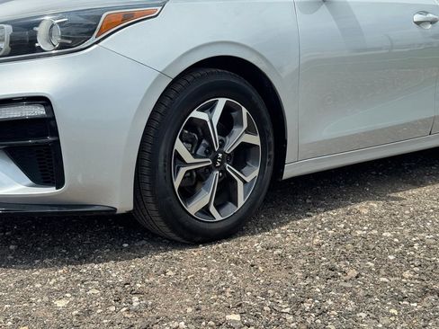 Used 2021 Kia Forte LXS image 9