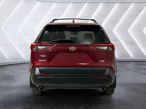 Used 2024 Toyota RAV4 XLE w/ Convenience Package FWD image 5