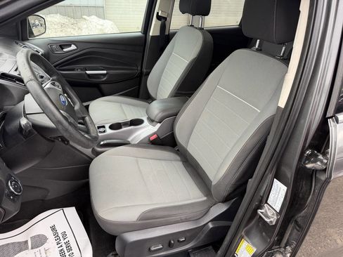 Used 2015 Ford Escape SE image 12