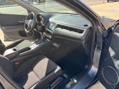 Used 2017 Honda HR-V EX image 12