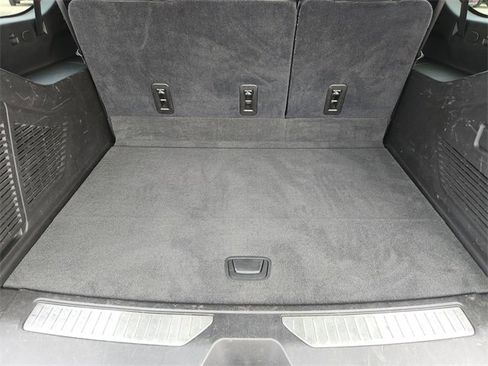 Used 2021 Chevrolet Suburban Z71 w/ Z71 Off-Road Package image 34