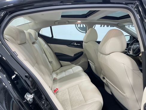 Used 2019 Nissan Maxima Platinum w/ Sport Mat Group image 31