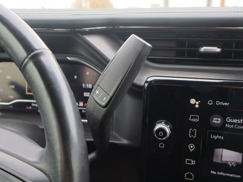 Used 2024 GMC Sierra 2500 AT4X image 36