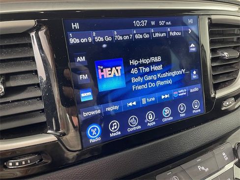 Used 2017 Chrysler Pacifica Touring-L image 7