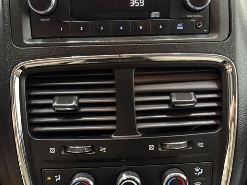 Used 2016 Dodge Grand Caravan SE w/ Quick Order Package 29E SE image 20