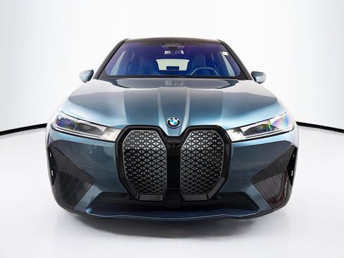 Used 2024 BMW iX xDrive50 w/ Premium Package AWD/4WD image 2