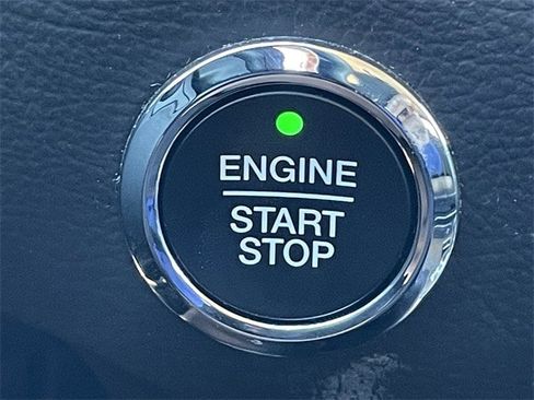 Used 2024 Ford Edge Titanium image 23