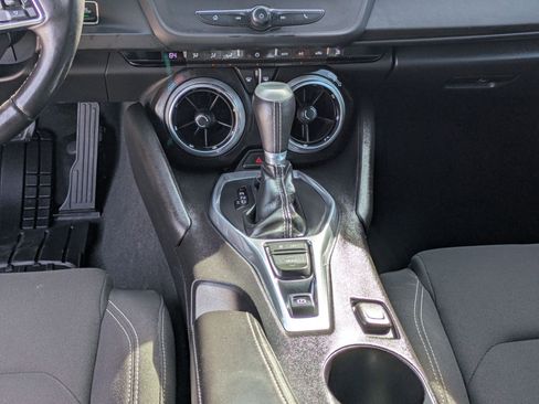 Used 2017 Chevrolet Camaro LT image 17