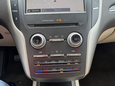 Used 2017 Lincoln MKC Reserve FWD image 25